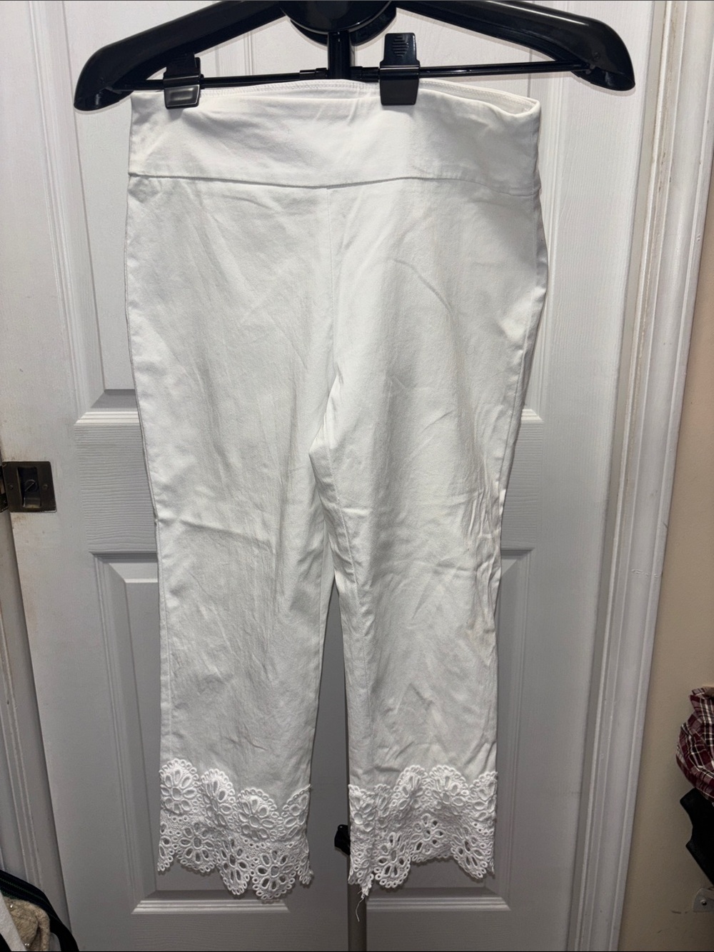 White Women's Cropped Lace-Hem Jeggings 6p